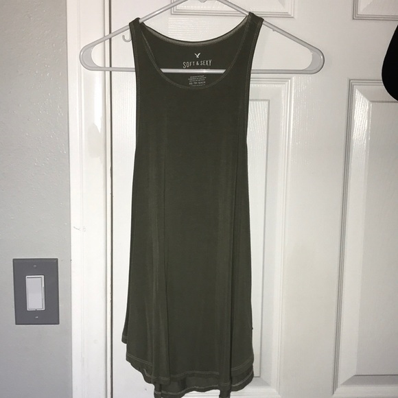 Green tank top - Picture 1 of 2